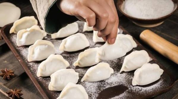 冷水煮餃子技巧
