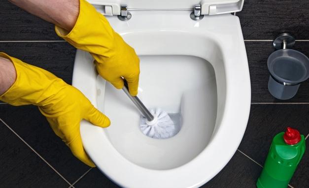 陈年尿垢清理方法