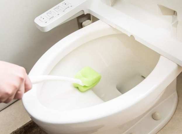 马桶陈年污垢清洁