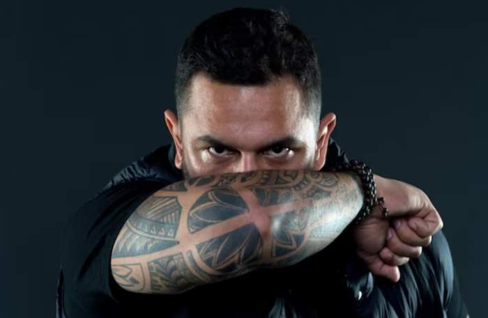 刺青手肘疼痛 刺青手肘疼痛