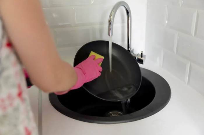 鑄鐵鍋清潔方法