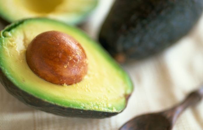 如何吃生牛油果