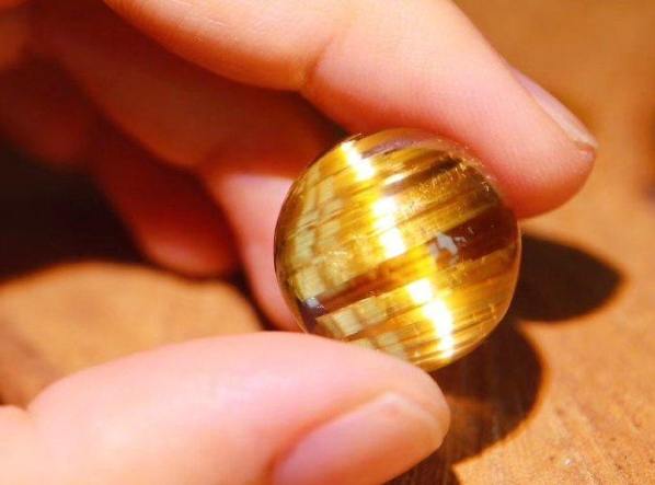 金髮晶真伪辨别