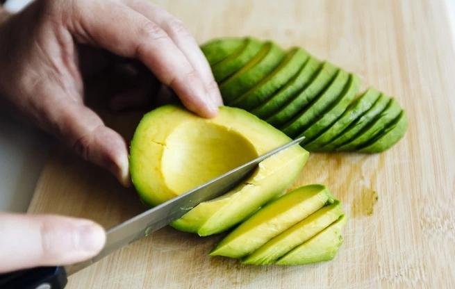 生牛油果食用安全