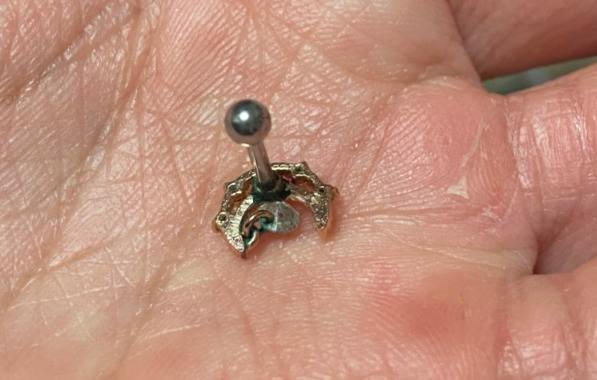 耳環氧化綠色原因