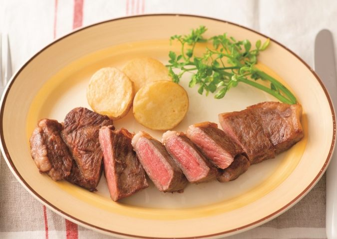 馬鈴薯搭配牛排 馬鈴薯搭配牛排