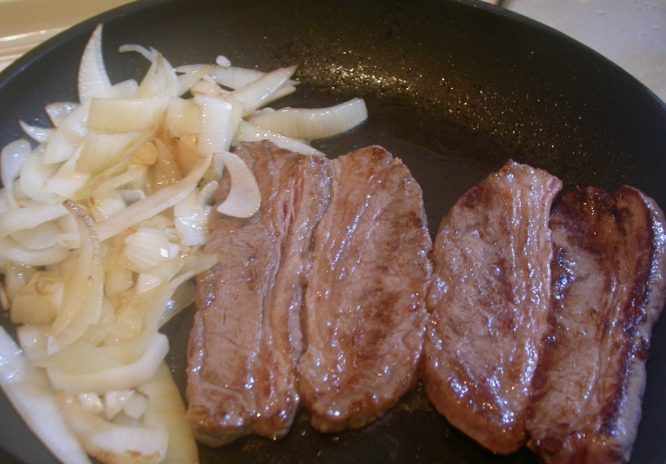 洋蔥牛排配菜 洋蔥牛排配菜