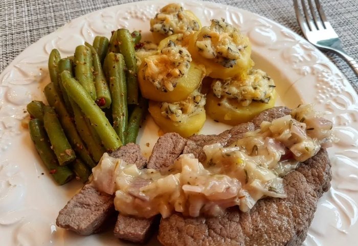 馬鈴薯搭配牛排 馬鈴薯搭配牛排