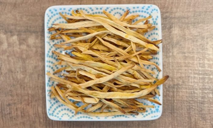 乾燥金針花湯做法