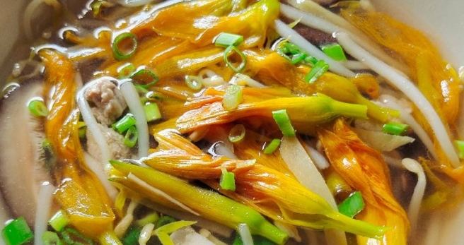 金针菇排骨汤食谱