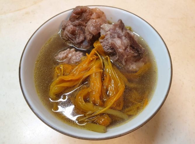 金针菇排骨汤做法