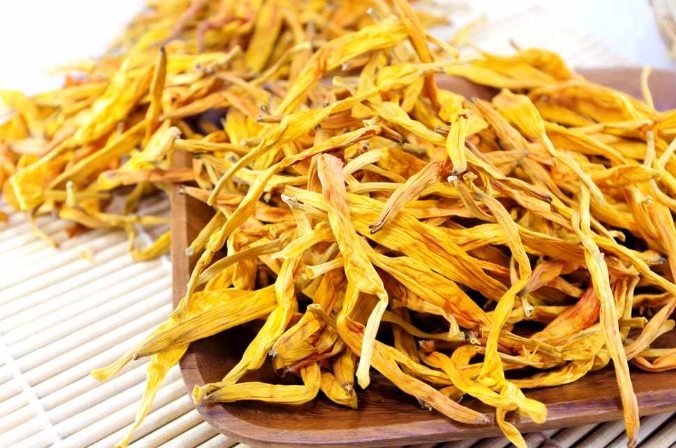 金針花中毒症狀