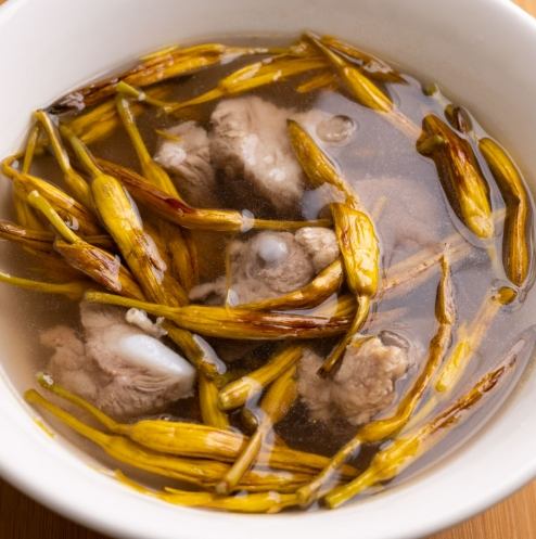 金針排骨湯酸味預防