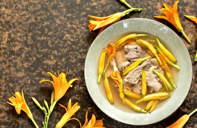 金针菇排骨汤食谱