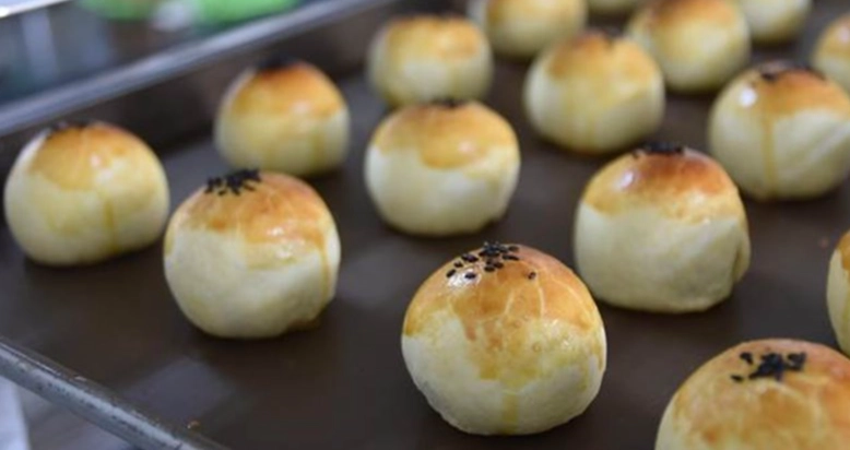 蛋黄酥创意设计