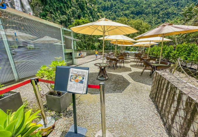 帶寵物去烏來瀑布