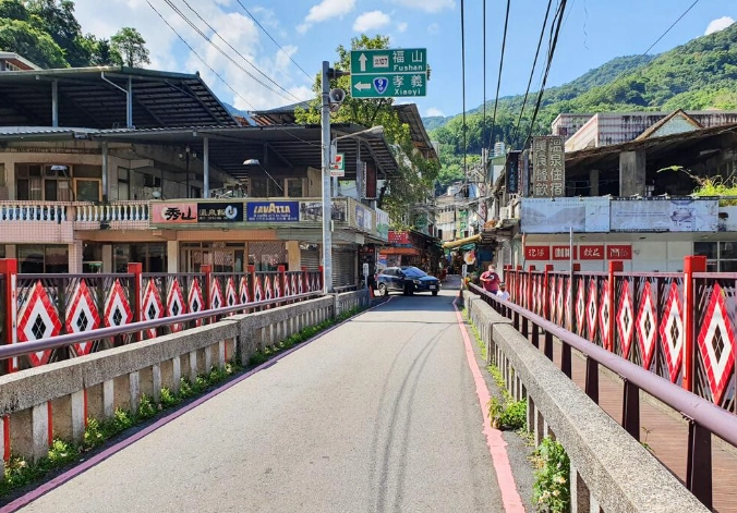 台灣瀑布景點停車