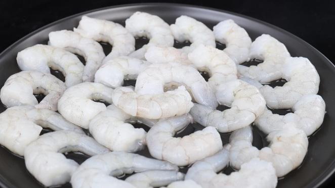 如何快速解凍蝦仁