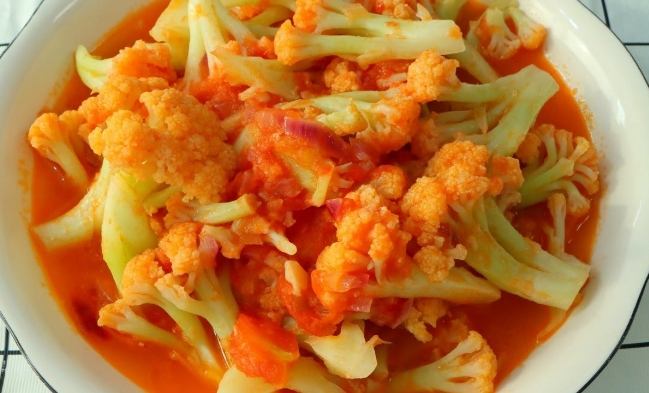 白花椰菜炒番茄 做法