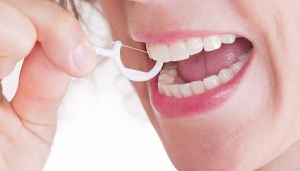 牙線棒使用方法
