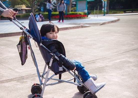 六福村帶小孩玩