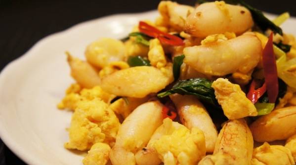 洋蔥蟹管肉炒蛋做法 洋蔥蟹管肉炒蛋做法