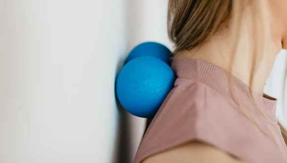 斜方肌酸痛原因