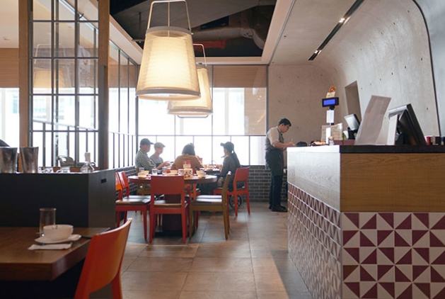 二樓餐廳用餐體驗