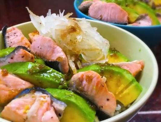 酪梨鮭魚食譜