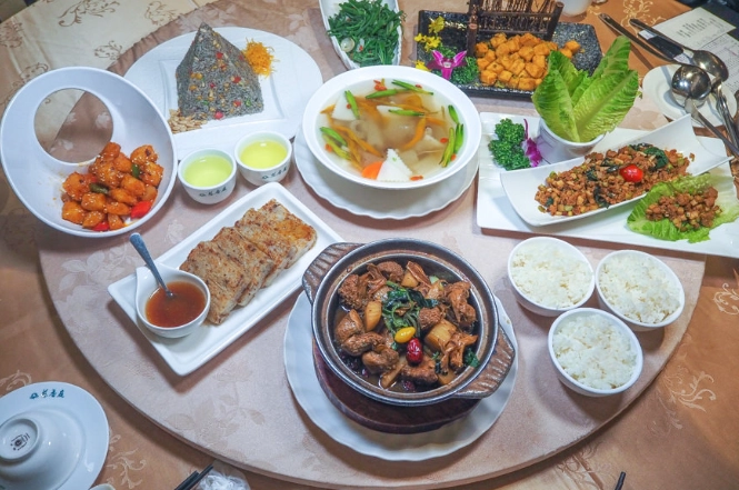 高雄素食合菜餐廳