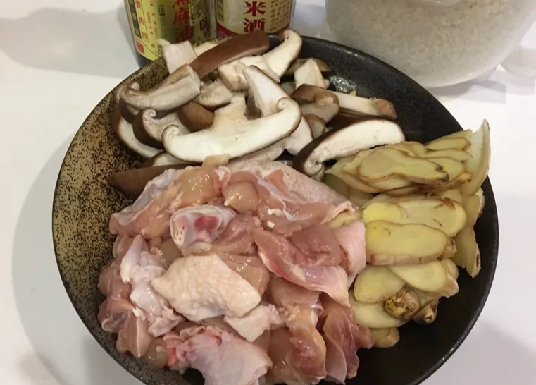 麻油雞炊飯做法