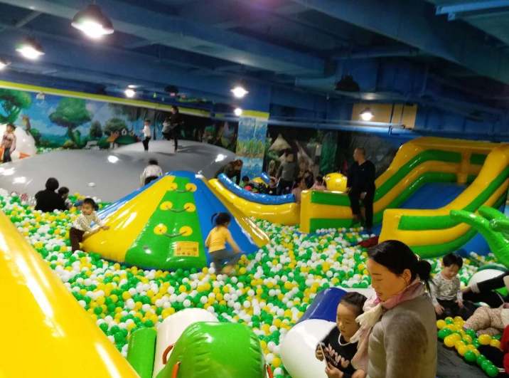 大人室內遊樂場