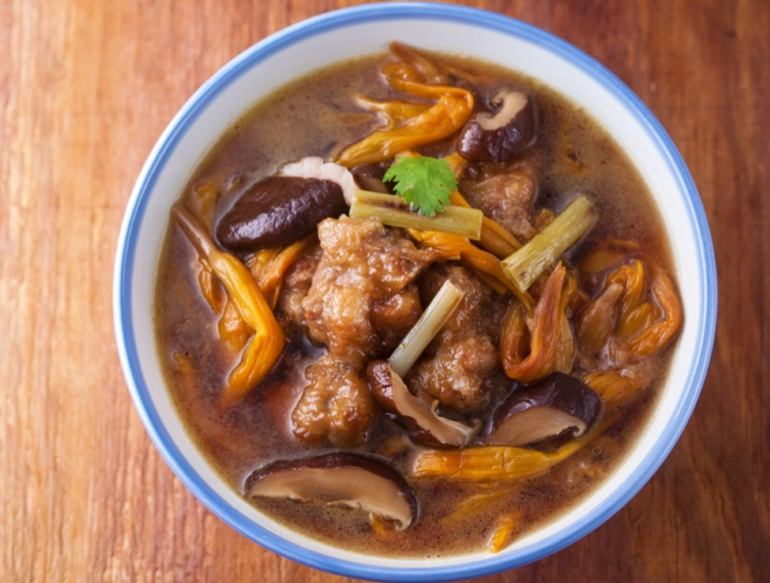 阿基師金針排骨湯食譜