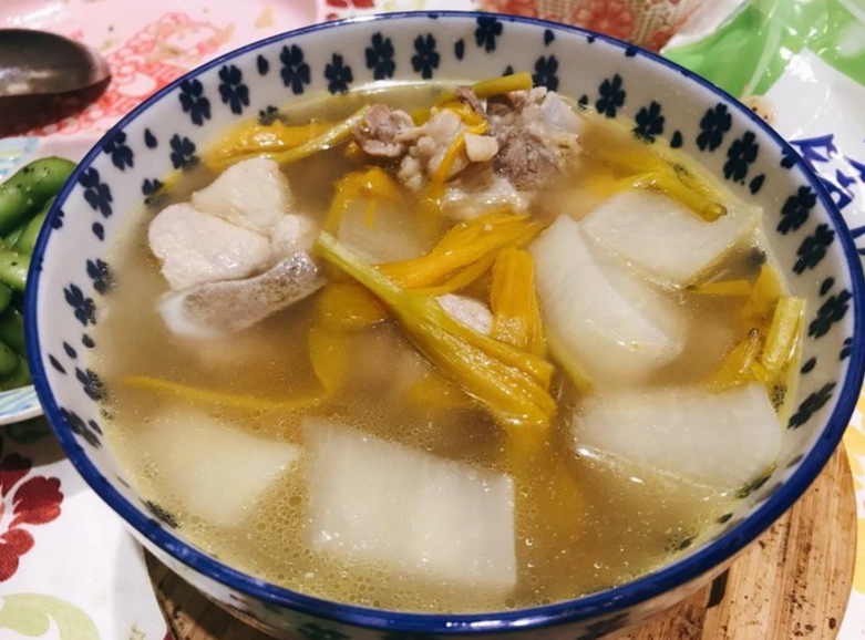 金針排骨湯做法