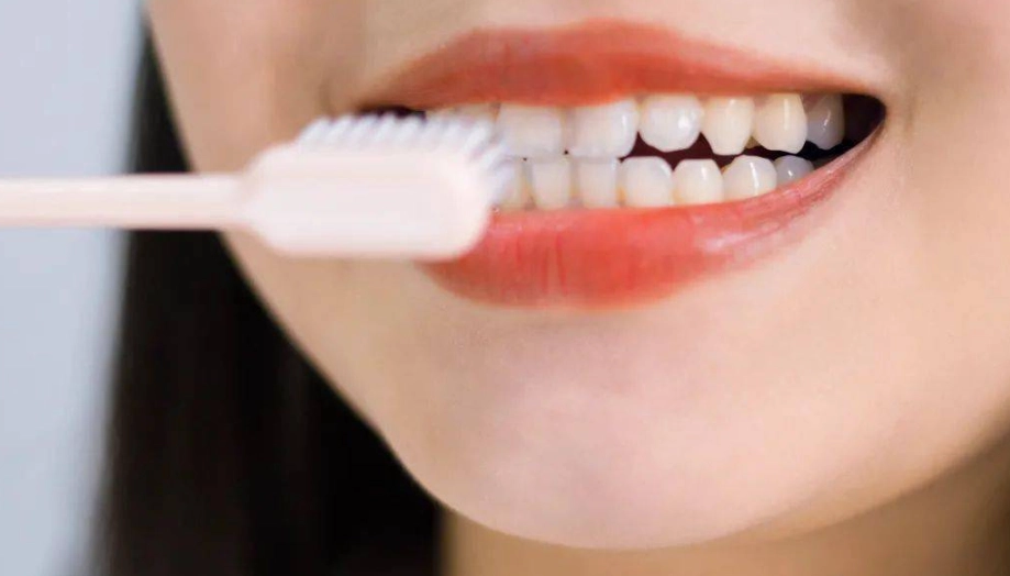 刷牙漱口水順序 刷牙漱口水順序