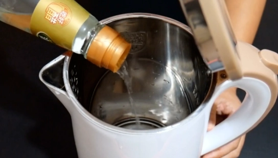 醋清潔熱水瓶
