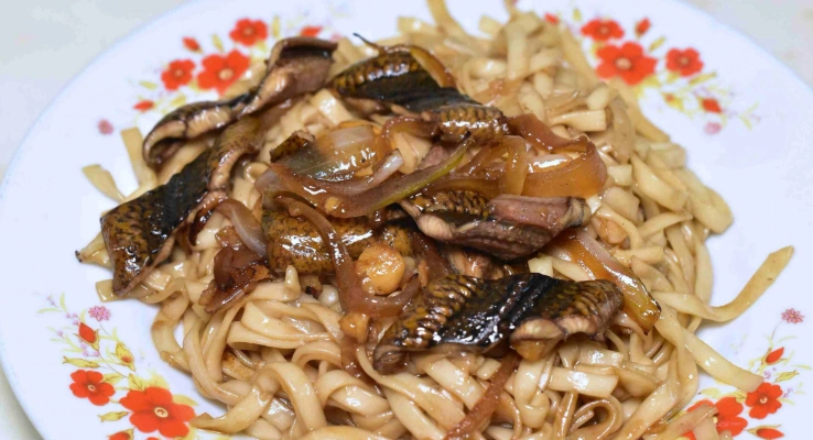 台灣鱔魚麵醬汁