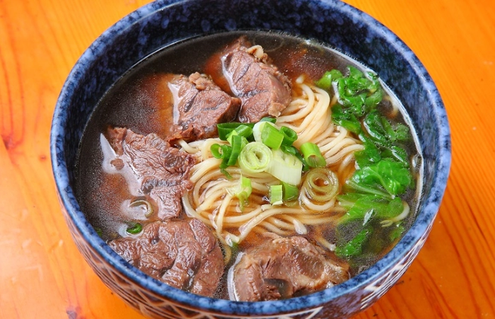 奇幻樂園附近餐廳