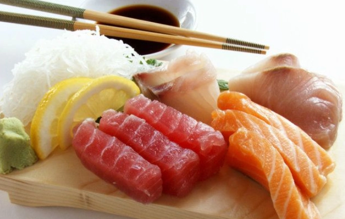 建國市場生魚片店家