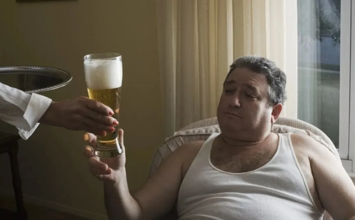 喝酒隔天变胖原因