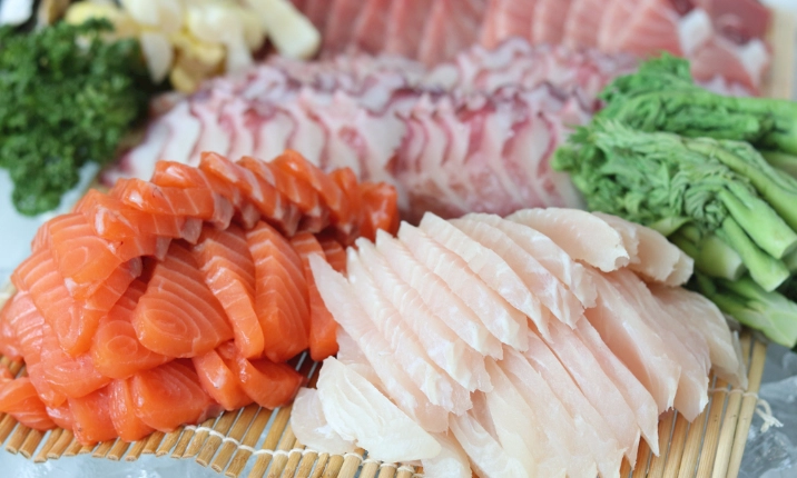 建國市場生魚片店家