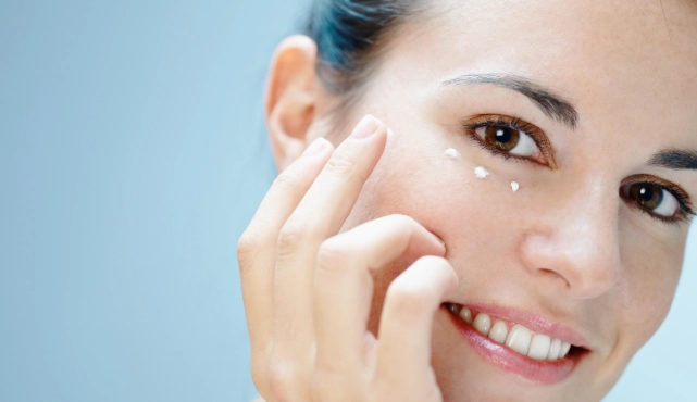 眼霜按摩技巧 眼霜按摩技巧