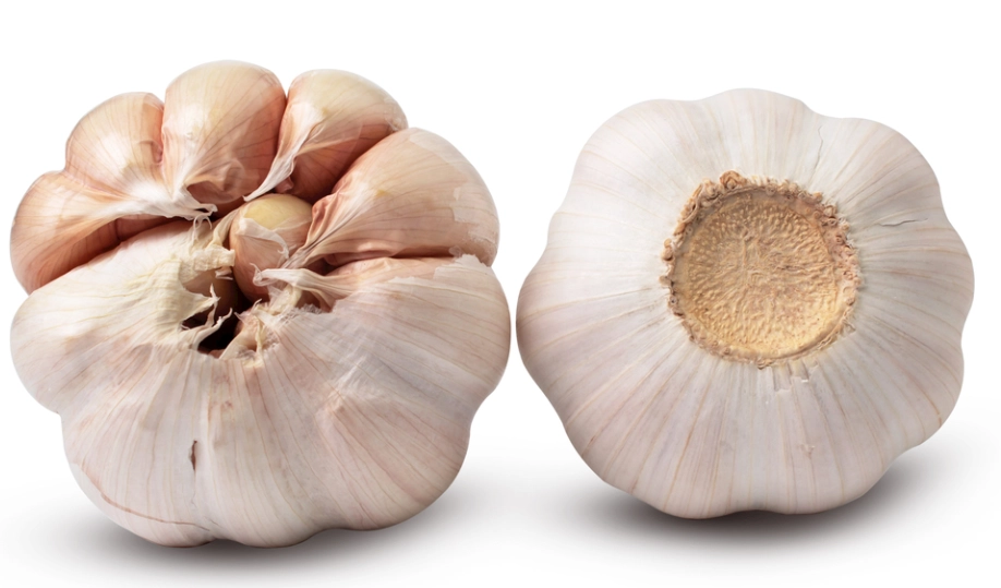 整顆蒜頭剝皮
