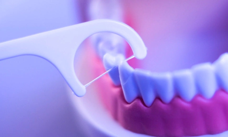 正確使用牙線棒 正確使用牙線棒