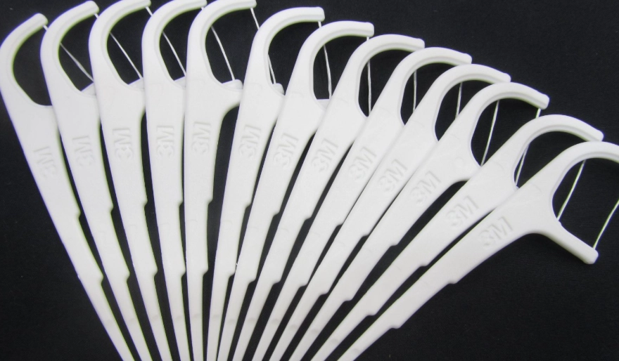 正確使用牙線棒 正確使用牙線棒