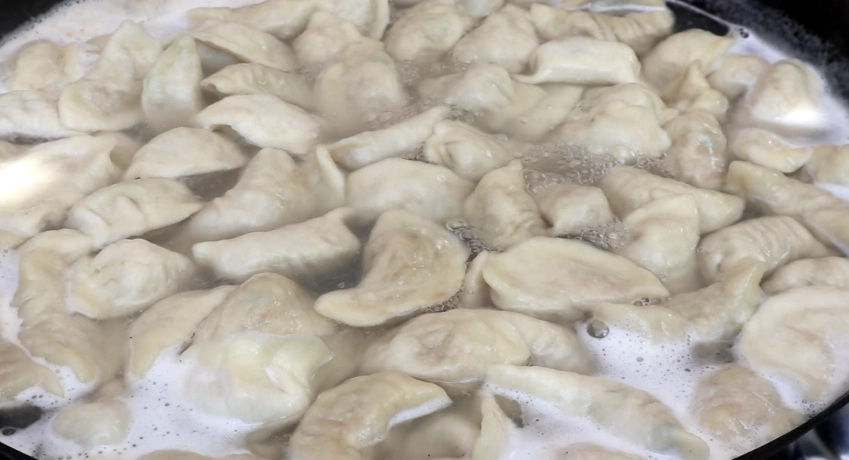 煮水餃的水煮湯