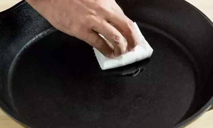 鑄鐵鍋清潔 鑄鐵鍋清潔