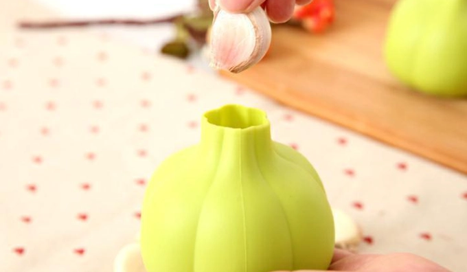 剥蒜不沾手 剥蒜不沾手