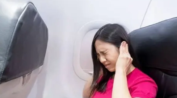 坐飛機耳鳴