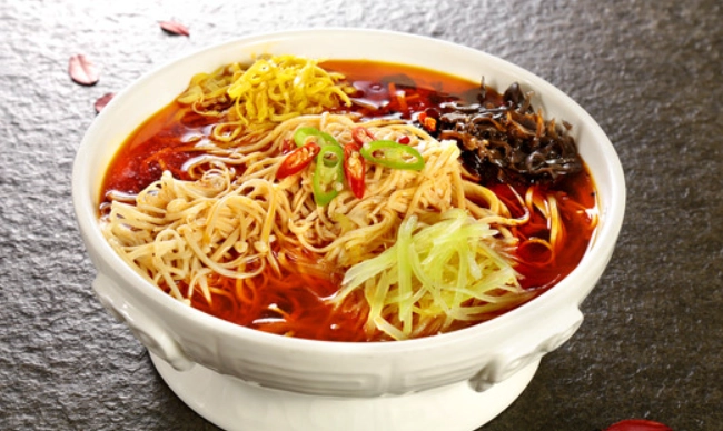 金針肉絲湯 食譜